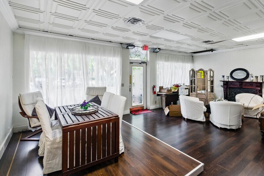 More Photos Of 4066 Broward Blvd, Fort Lauderdale Storefront Retail Office For Sale