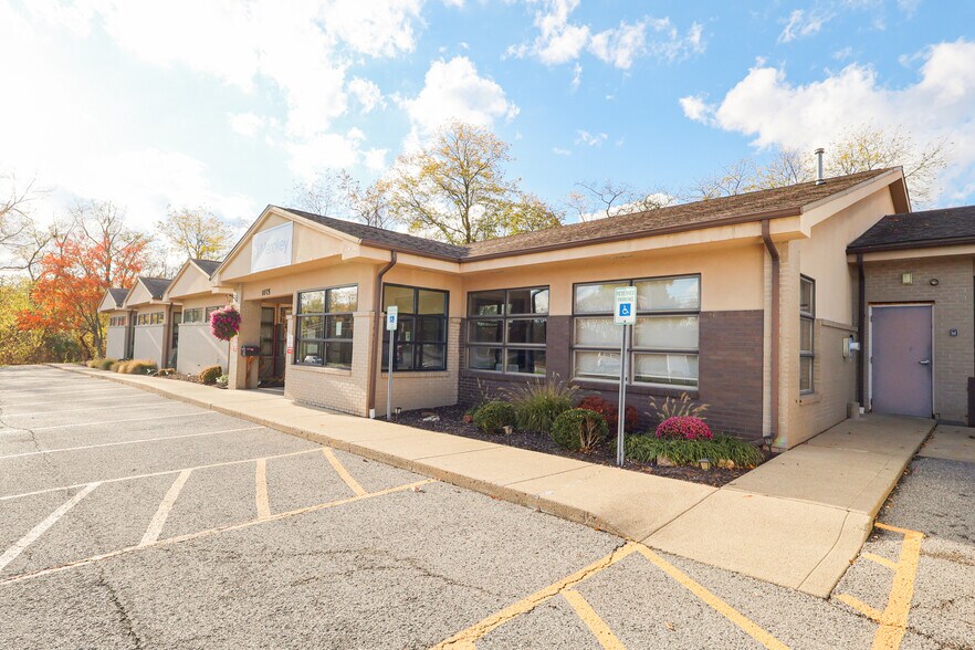 More Photos Of 1075 Waterdam Plaza Dr, McMurray Office For Lease