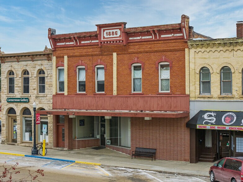 More Photos Of 107 4th St, Baraboo Office For Sale