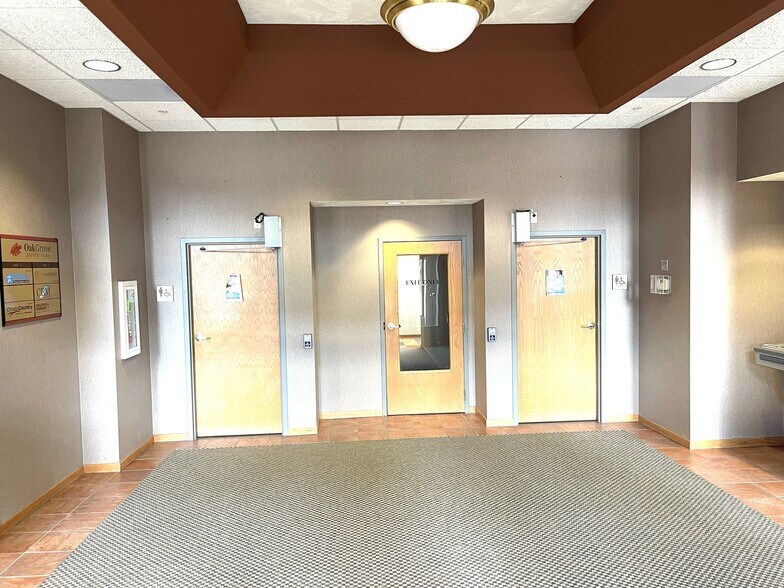 More Photos Of 830 W Lake Lansing Rd, East Lansing Medical For Lease