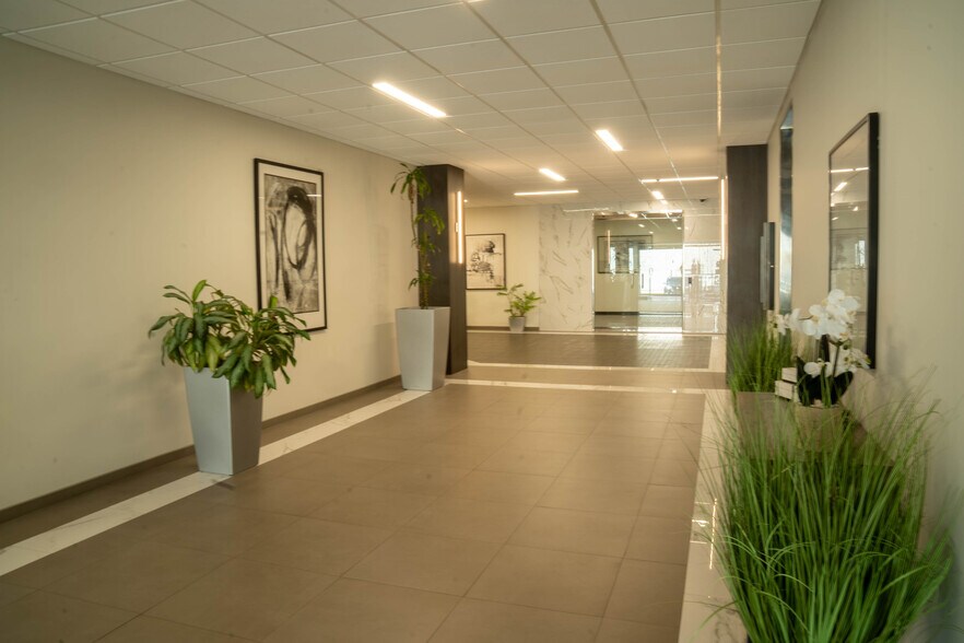 More Photos Of 12000 Westheimer Rd, Houston Office For Lease