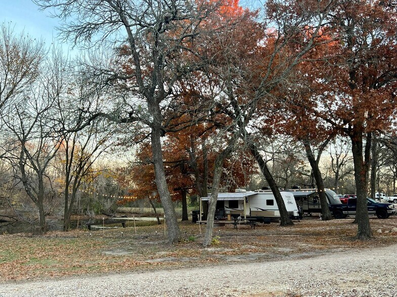 More Photos Of 6869 State 121 hwy, Bonham Specialty For Sale