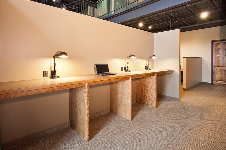 More Photos Of 434 Hale Ave N, Oakdale Office For Lease