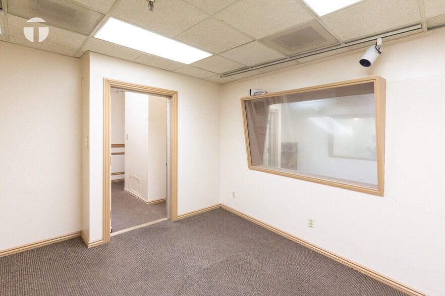 More Photos Of 1017 Front St, Sacramento Storefront Retail Office For Sale