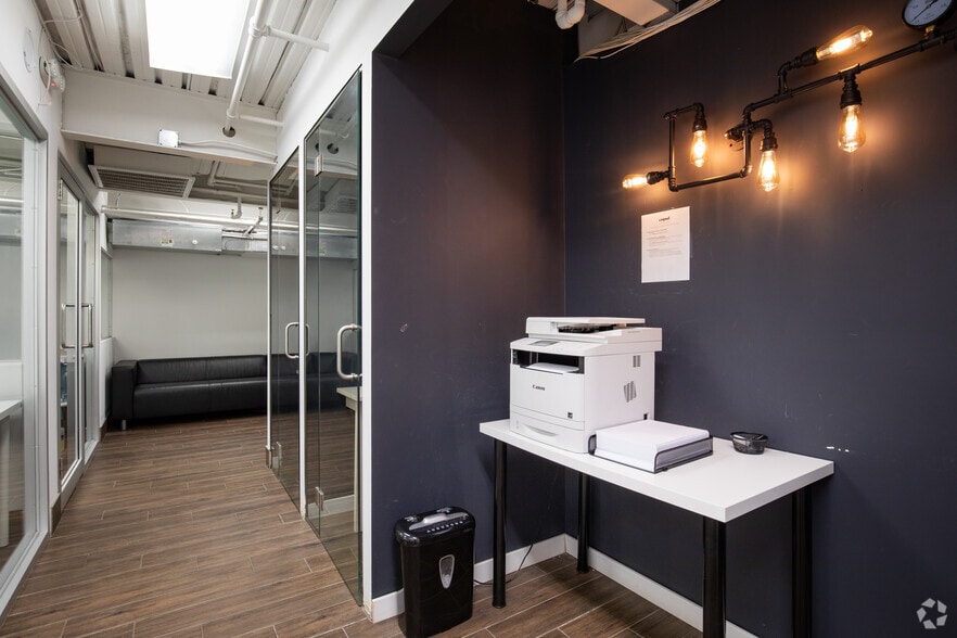 More Photos Of 3 Grace Ave, Great Neck Office For Lease