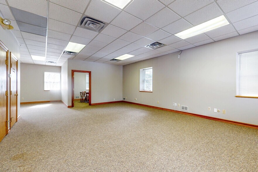 More Photos Of 7 Cedar St, Ramsey Office For Lease