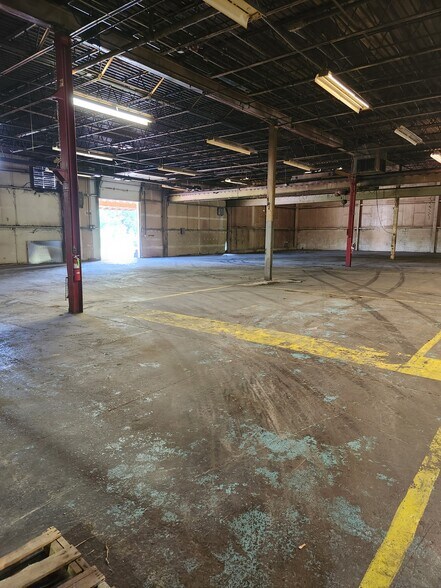 More Photos Of 1401 Jacobson Ave, Ashland Manufacturing For Lease