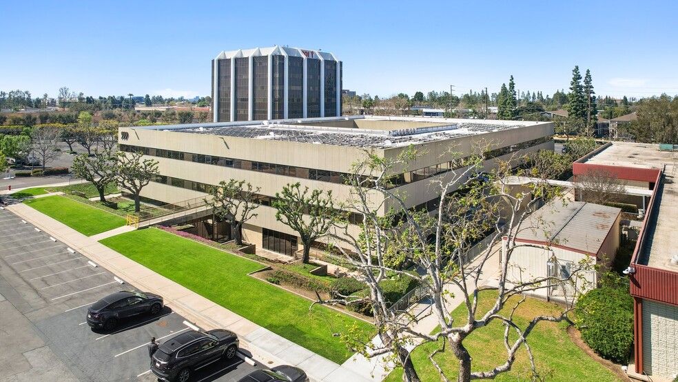More Photos Of 999 N Tustin Ave, Santa Ana Medical For Sale