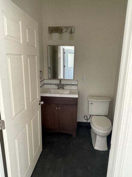 More Photos Of 13425 Beach Ave, Marina del Rey Warehouse For Lease