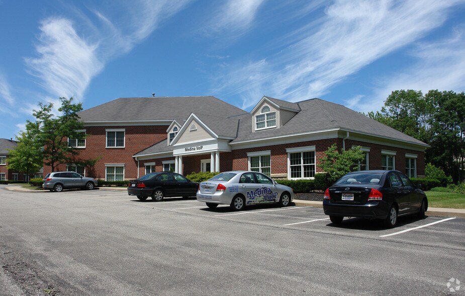 More Photos Of 807 E Washington St, Medina Office For Lease