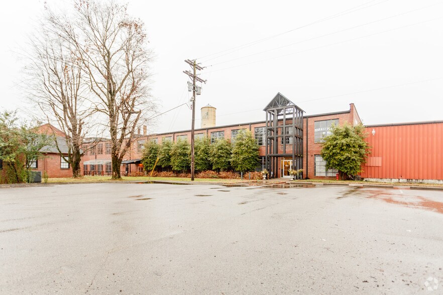 More Photos Of 300 N Maple St, Lebanon Unknown For Lease