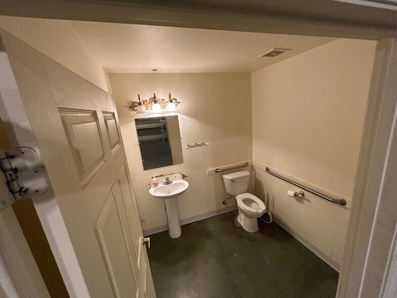 More Photos Of 8281 E Jacque Dr, Prescott Valley Industrial For Sale