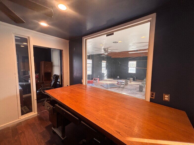 More Photos Of 1326 Furnace Rd, Linthicum Heights Industrial For Lease