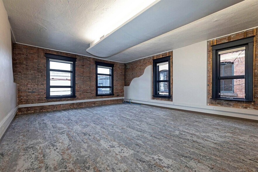 More Photos Of 125 1/2 W Main St, Missoula Office Residential For Sale