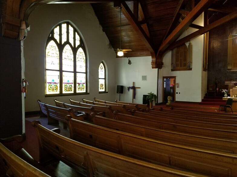 More Photos Of 5760 Bartmer Ave, Saint Louis Specialty For Sale