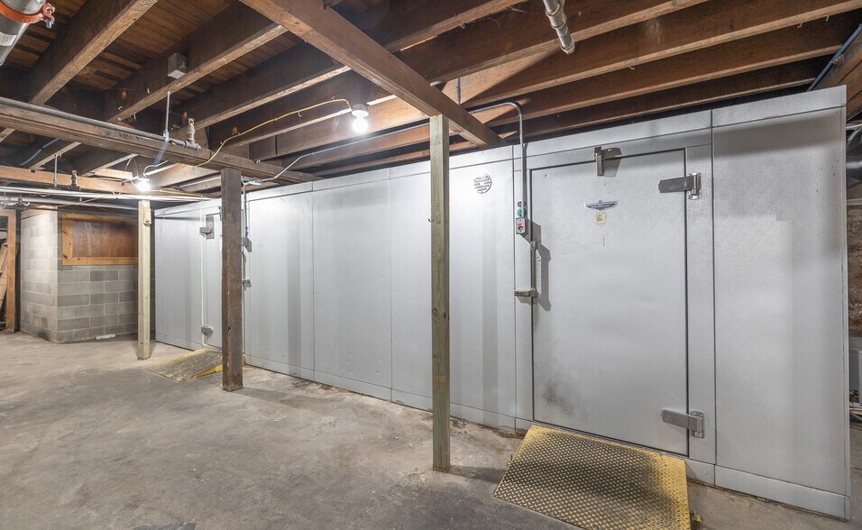 More Photos Of 717 N Pine St, Rolla Restaurant For Sale