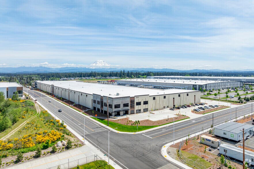 More Photos Of 20015 34th Ave E, Spanaway Distribution For Lease