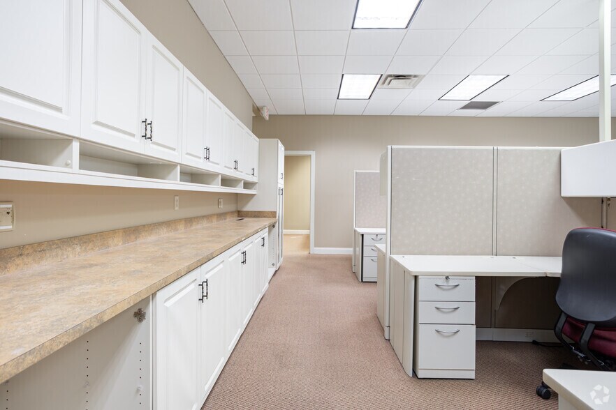 More Photos Of 2421 Brookstone Centre Pky, Columbus Medical For Sale