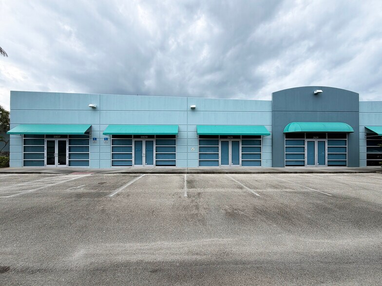 Primary Photo Of 2801 Flight Safety Dr, Vero Beach Service For Lease