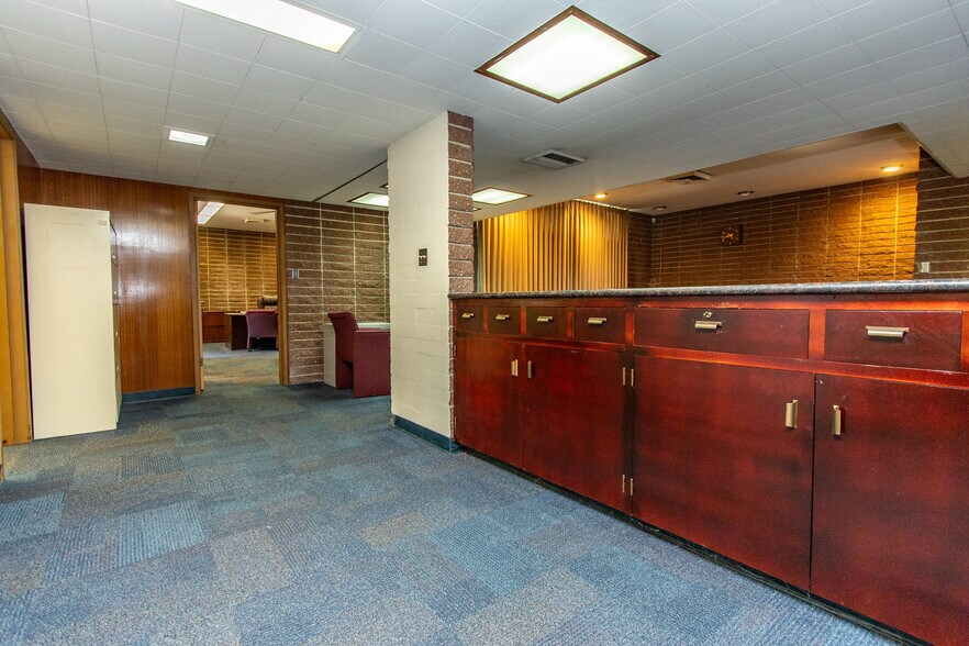 More Photos Of 971 E Broadway Ave, Atwater Office For Lease