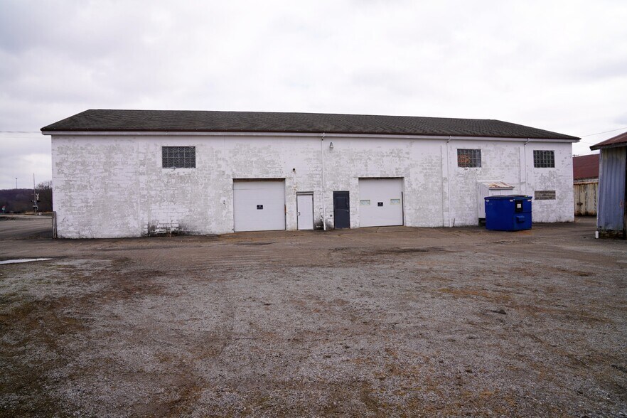 More Photos Of 16 Madison St, Leetonia Flex For Sale