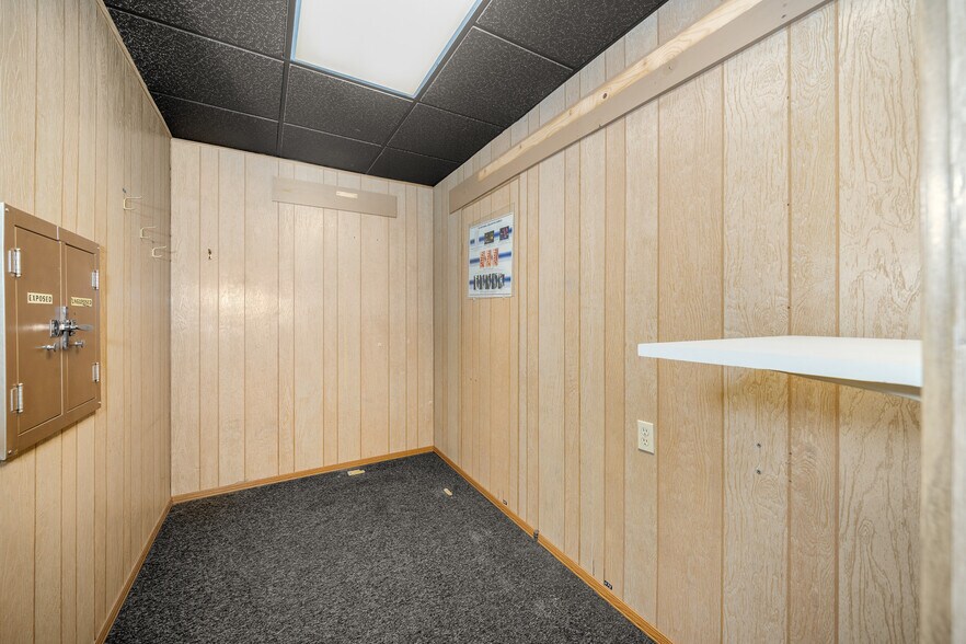 More Photos Of 1211 W Northwest Blvd, Spokane General Retail For Sale