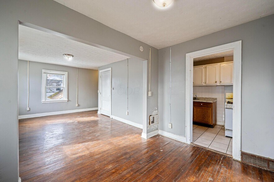 More Photos Of 1657 Sullivant Ave, Columbus Apartments For Sale