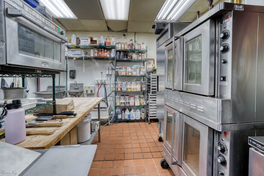 More Photos Of 3817 Pacific Ave, Wildwood Restaurant For Sale