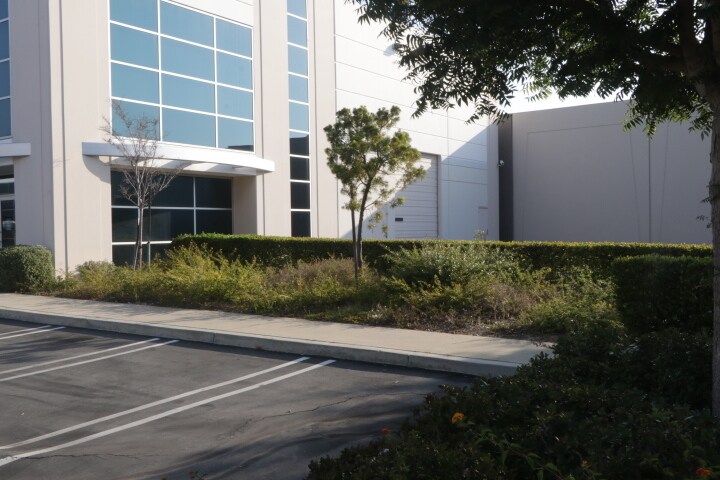 More Photos Of 2816 Columbia St, Torrance Light Distribution For Lease