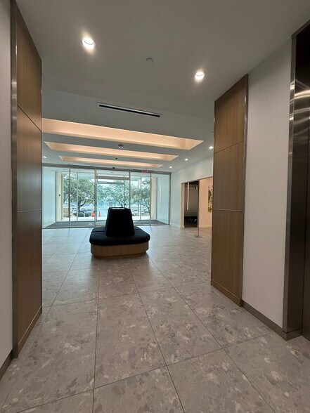 More Photos Of 4100 International Plz, Fort Worth Office For Lease