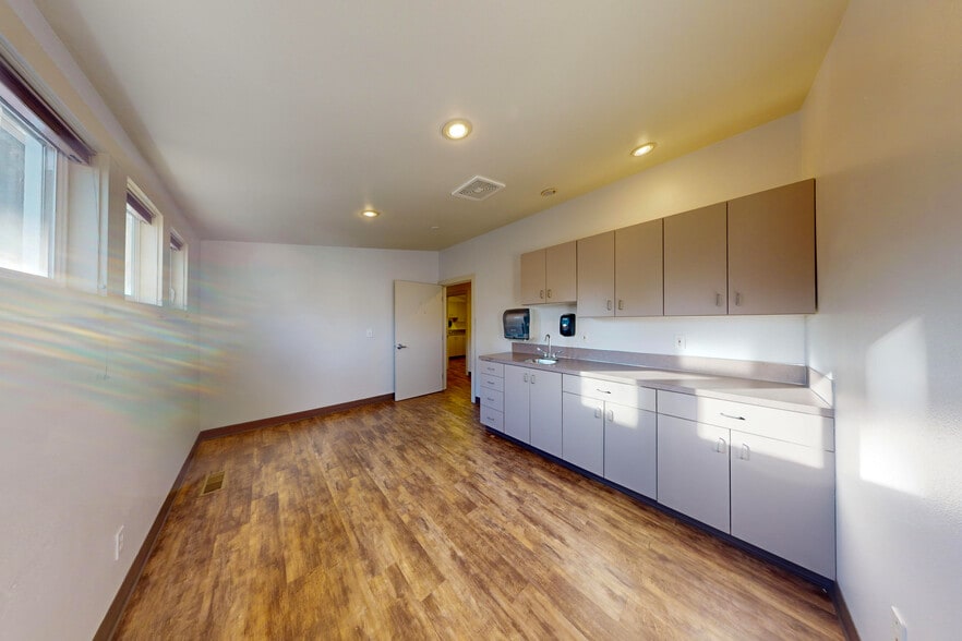 More Photos Of 3610 Ensign Rd NE, Olympia Medical For Sale