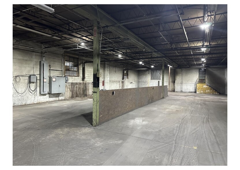 More Photos Of 50 N Harrison St, York Warehouse For Sale