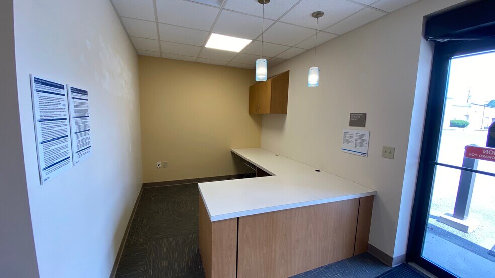 More Photos Of 39 S Main St, Nazareth General Retail For Lease