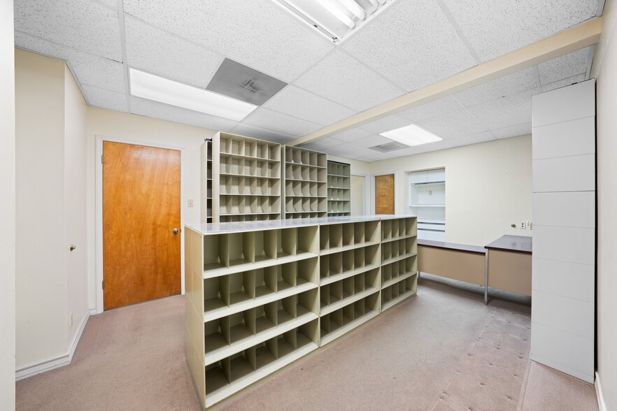 More Photos Of 204 W Windcrest St, Fredericksburg Healthcare For Sale