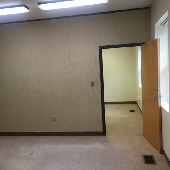 More Photos Of 21 Mazzeo Dr, Randolph Office For Sale