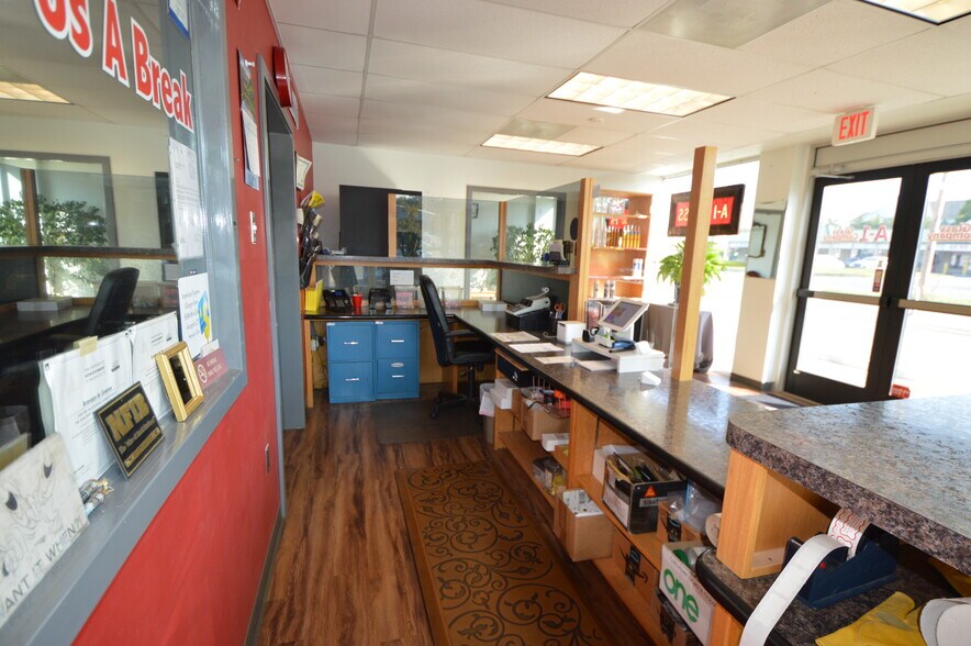 More Photos Of 7278 Centreville Rd, Manassas Showroom For Lease