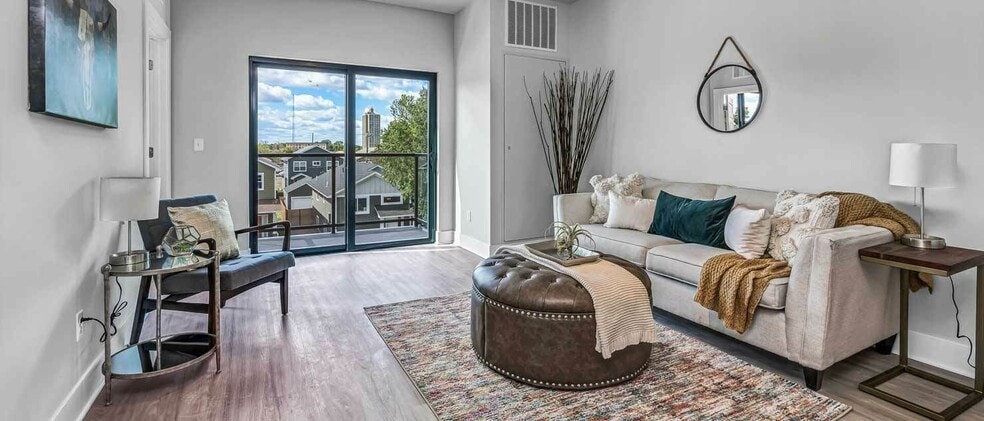 More Photos Of 907 Winter St NE, Minneapolis Apartments For Sale