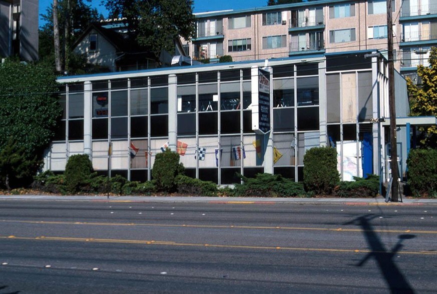 More Photos Of 2500 15th Ave W, Seattle Freestanding For Sale