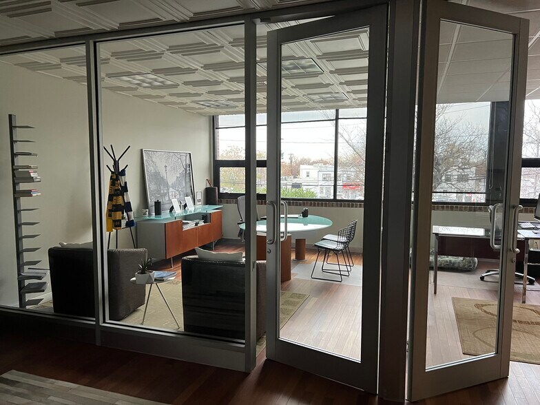 More Photos Of 10 Maple St, Port Washington Office For Lease