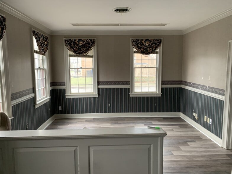 More Photos Of 4700 Thoroughgood Sq, Virginia Beach Office For Lease