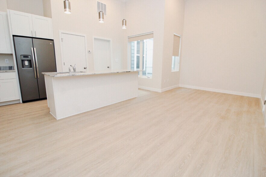 More Photos Of 1707 Eastern Ave, Baltimore Apartments For Lease