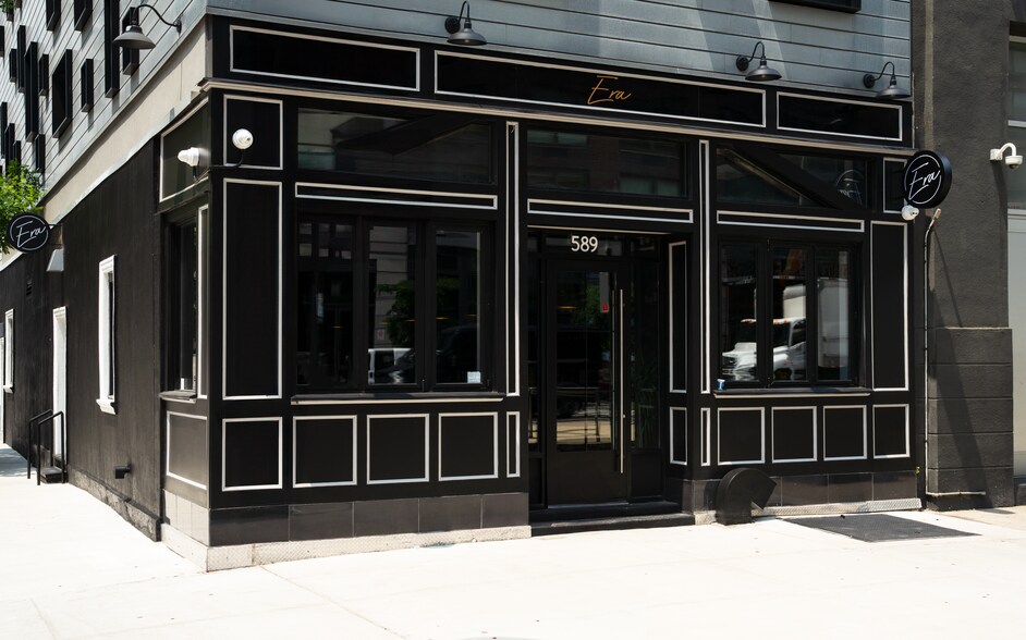 More Photos Of 589 11th Ave, New York Loft Creative Space For Sale