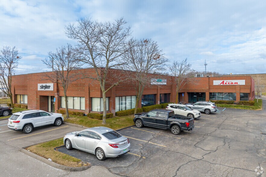 More Photos Of 24401-24415 Halsted Rd, Farmington Hills Light Manufacturing For Lease