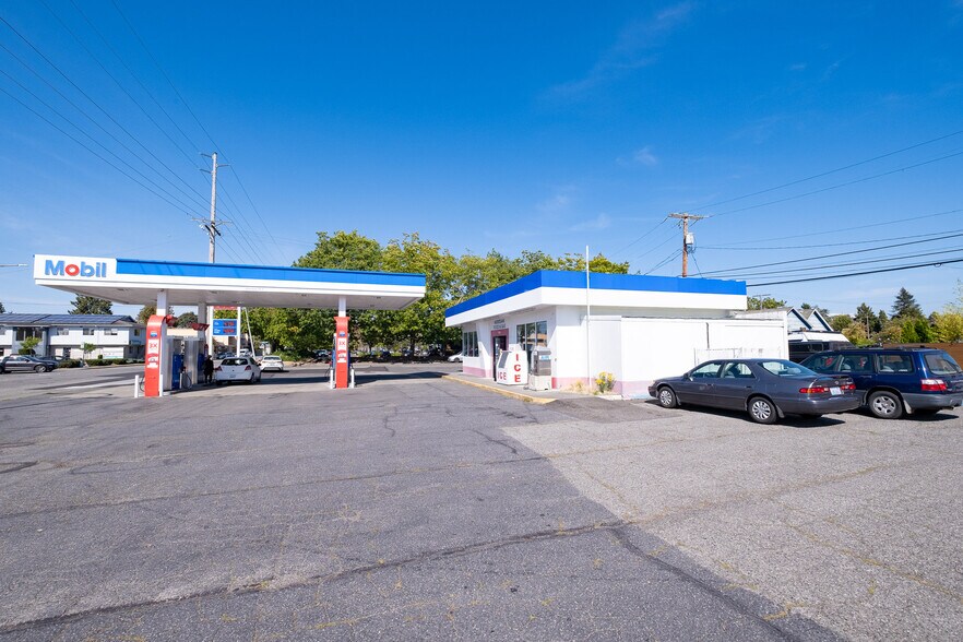 More Photos Of 2730 Meridian St, Bellingham Service Station For Sale