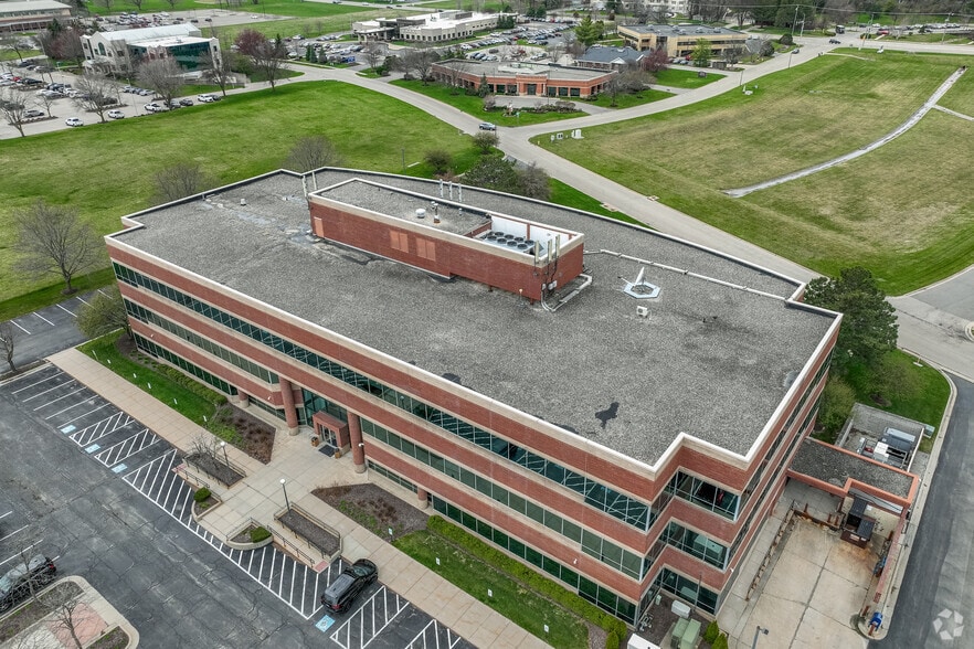 More Photos Of 973 Featherstone Rd, Rockford Office For Lease