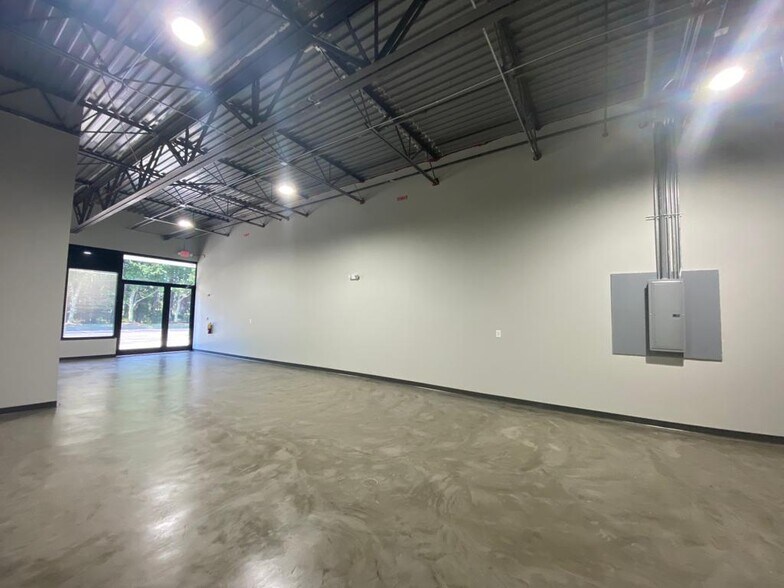 More Photos Of 1400 S Marietta Pky SE, Marietta Warehouse For Lease