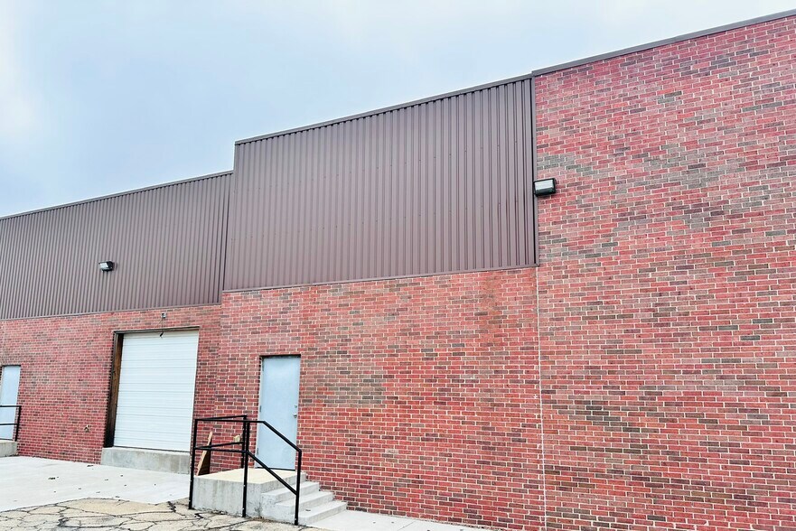 More Photos Of 2212 W Hefner Rd, Oklahoma City General Retail For Lease