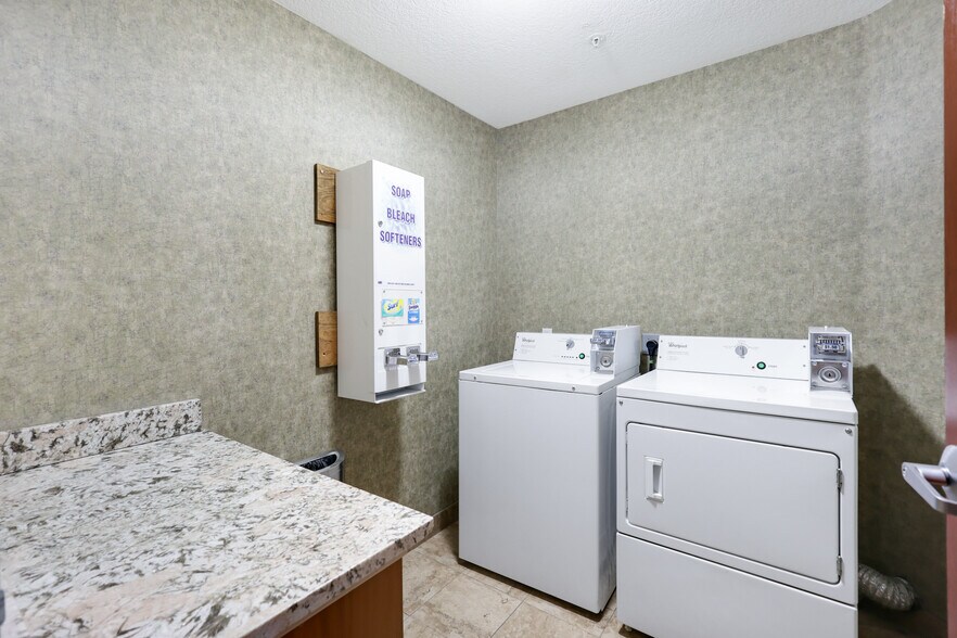 More Photos Of 1818 Basin St SW, Ephrata Hotel For Sale