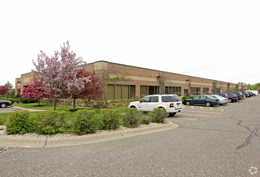 More Photos Of 1155 Centre Pointe Dr, Mendota Heights Office For Lease
