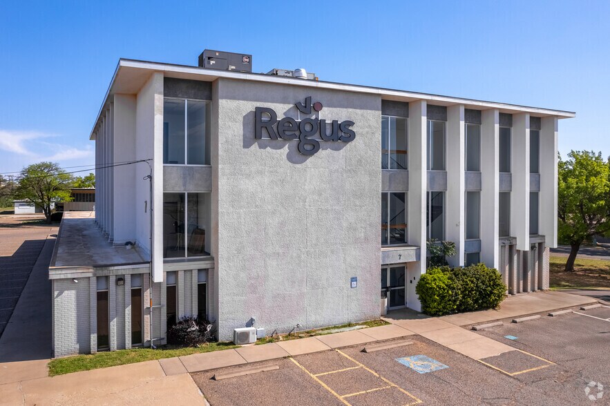 More Photos Of 7 Briercroft Office Park, Lubbock Coworking Space